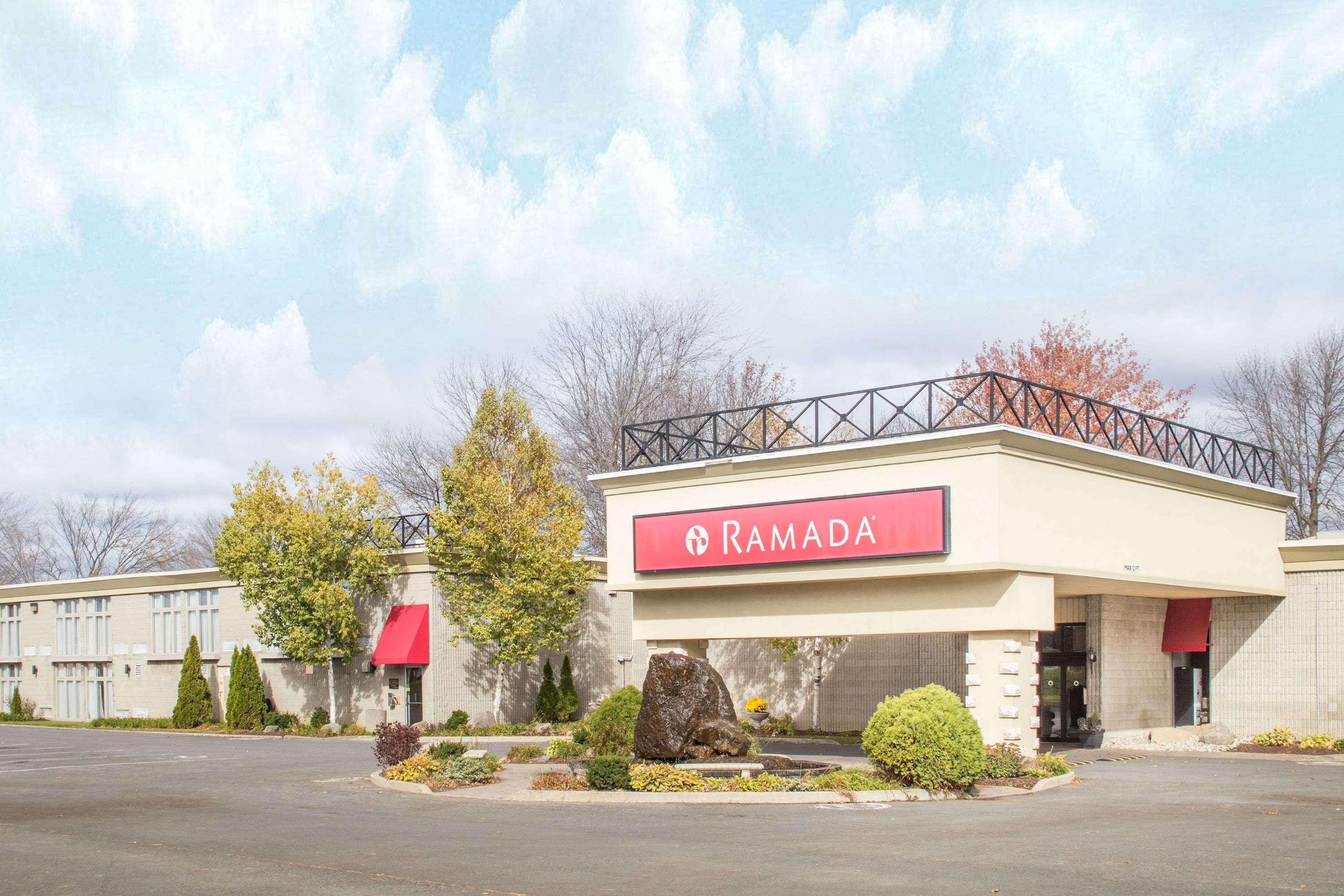 Ramada By Wyndham Cornwall Hotel Exterior photo